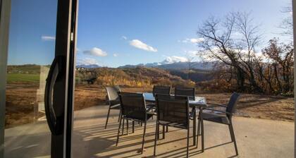 House facing the Pyrenees