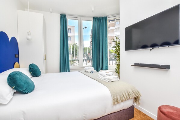 Apartment | 1 bedroom, laptop workspace, iron/ironing board, bed sheets - Cosy Apartment Near Eiffel Tower (Paris)