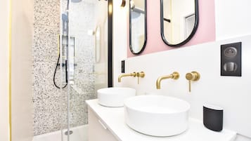 Lägenhet | Badrum | Hårtork och handdukar