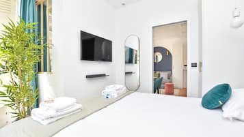 1 habitación y espacio para trabajar con laptop