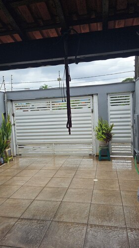 Cozy house in Mongaguá, with air conditioning, perfect for families. 