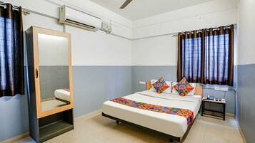 Classic Double Room | Iron/ironing board, free WiFi