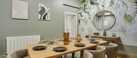 Apartment | Dining