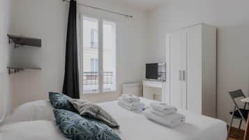 Apartment | 1 bedroom, laptop workspace, iron/ironing board, bed sheets