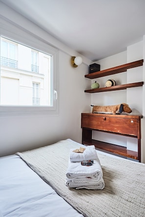 Apartment | Laptopgeeigneter Arbeitsplatz, Bügeleisen/Bügelbrett, Bettwäsche