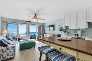 Dining - 🌴 Crystal Sands 105B | Gulf-Front | New Remodel (Destin)