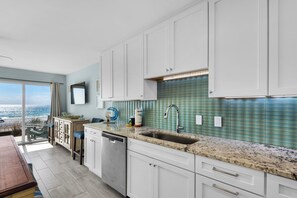 Fridge, microwave, oven, stovetop - 🌴 Crystal Sands 105B | Gulf-Front | New Remodel (Destin)