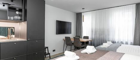 1 bedroom, desk, WiFi, bed sheets