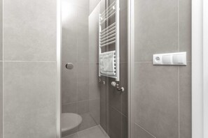 Douche, serviettes fournies