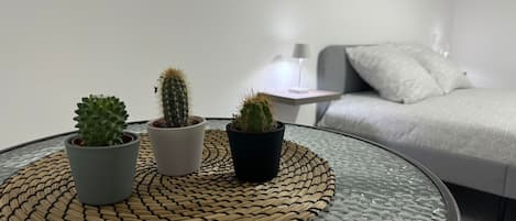 2 عدّة غرف نوم وواي فاي وملاءات أسرّة