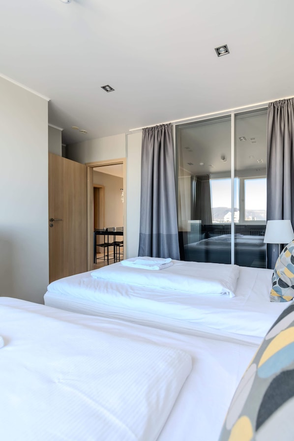 4 bedrooms, WiFi, bed sheets