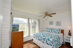 2 habitaciones, tabla de planchar con plancha y cuna de viaje