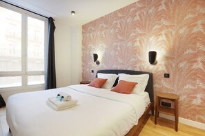 Leilighet | Skrivebord for bærbar PC, strykejern/-brett og sengetøy