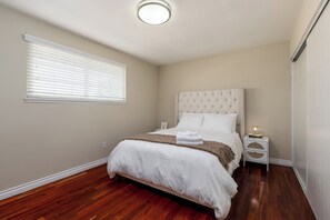 4 dormitorios, tabla de planchar con plancha, wifi y ropa de cama