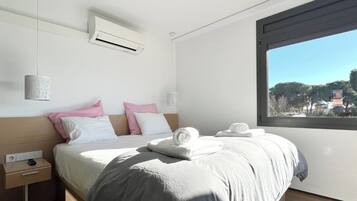 3 bedrooms, desk, iron/ironing board, free WiFi