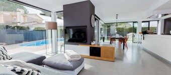 CHALET ELS PINS WITH POOL BANYOLES