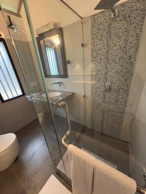 Chambre Classique, vue jardin | Salle de bain