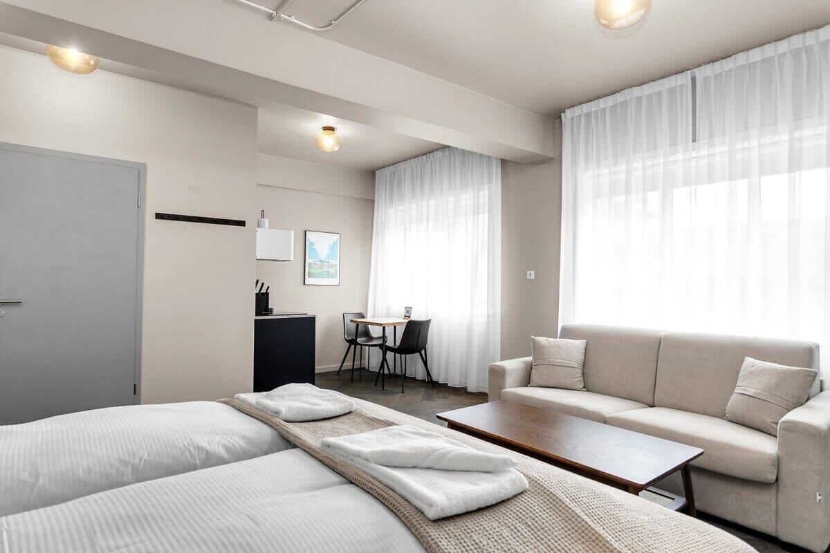 WiFi, bed sheets