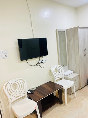 Rom – deluxe | Allergitestet sengetøy, lydisolert, wi-fi (inkludert) og sengetøy