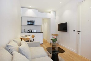 Apartment | Living area - Montmorency Center of Paris Le Marais Beaubourg (Paris)