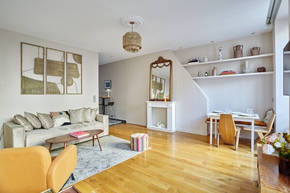 Apartment | Living area - Superb Apartment Avenue Montaigne/saint Honore (Paris)