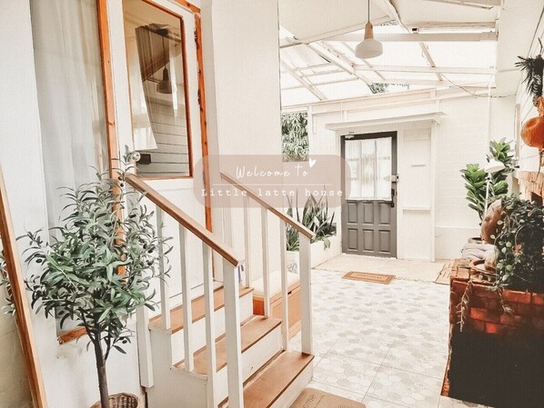 32–tuumainen LED-televisio, jossa digitaalikanavat