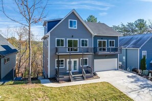 Exterior - Jack– NEW Modern 4-Level Luxury Retreat in Innsb (Helen)