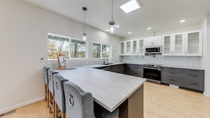 Private kitchen - Jack–Modern 4-Level Luxury Retreat in Innsbruck (Helen)