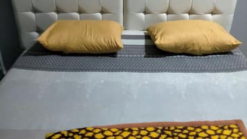 Bureau, Wi-Fi gratuit, draps fournis
