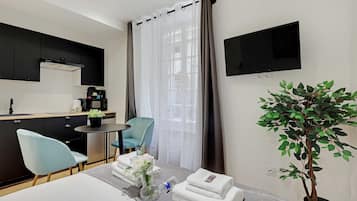 Apartment | 1 bedroom, laptop workspace, iron/ironing board, bed sheets