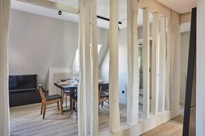 Apartment | Dining