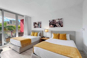 Bureau, fer et planche à repasser, Wi-Fi, draps fournis