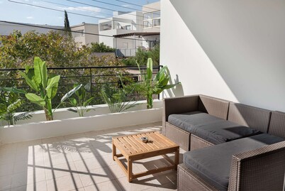 Phaedrus Living Evergreen City Flat