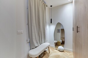 Spa - Superb Air-conditioned Apartment Center of Paris (Paris)