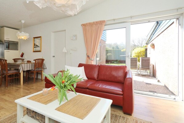 House | Living area - Holiday Home in Noordwijkerhout Near Lake (Noordwijkerhout)