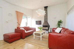 House | Living area - Holiday Home in Noordwijkerhout Near Lake (Noordwijkerhout)