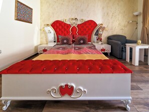 Skrivebord, skrivebord for bærbar PC og strykejern/-brett