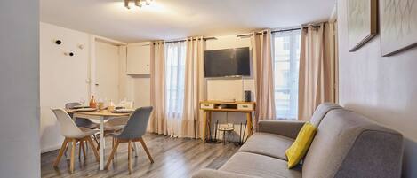 Apartment | Living area