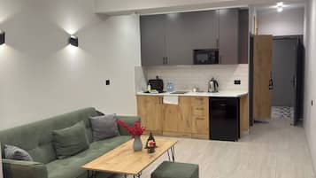 32-inch Smart TV with digital channels, pay movies