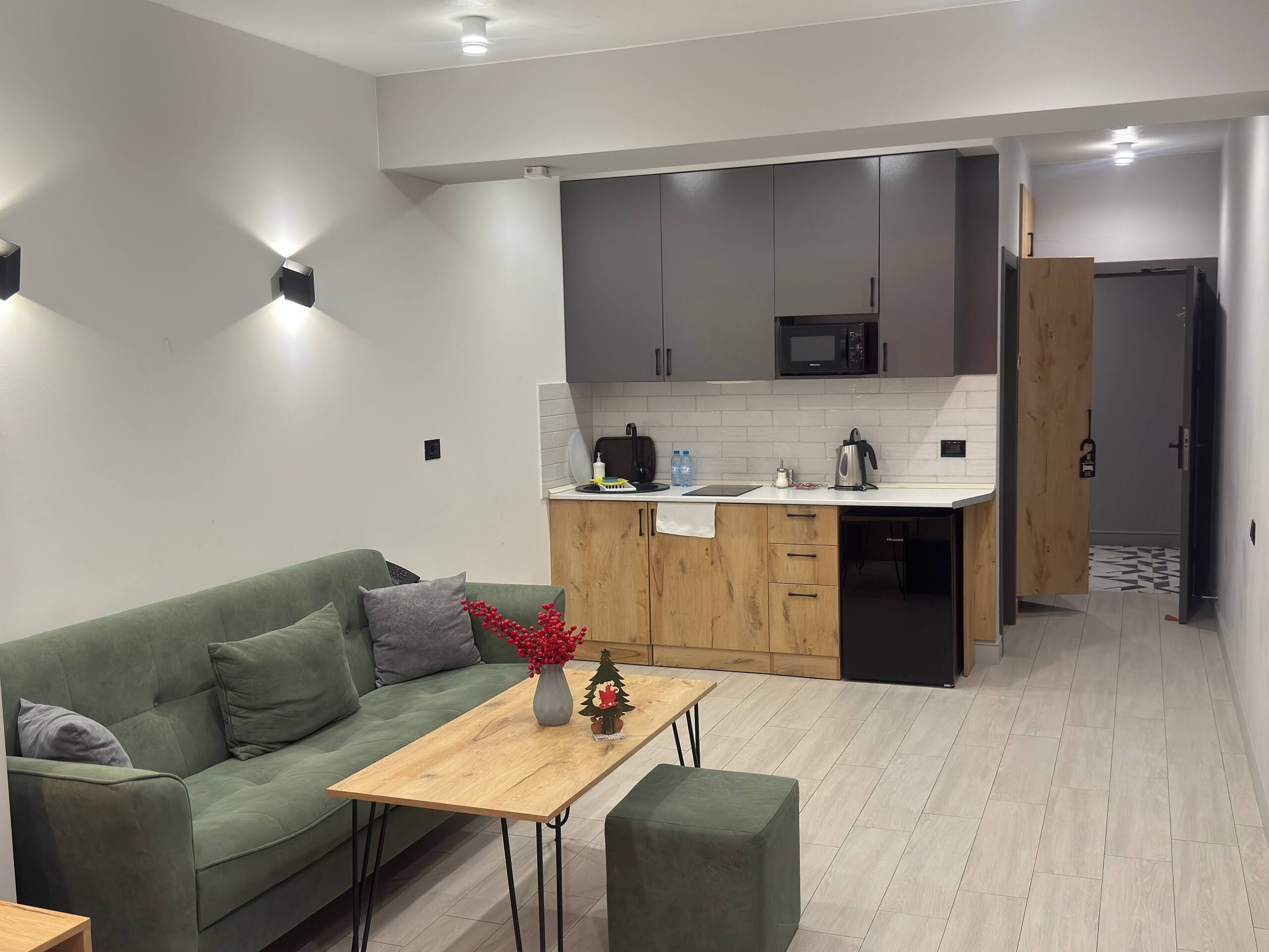 Comfort Double or Twin Room, Kitchen | Desk, laptop workspace, blackout drapes, soundproofing