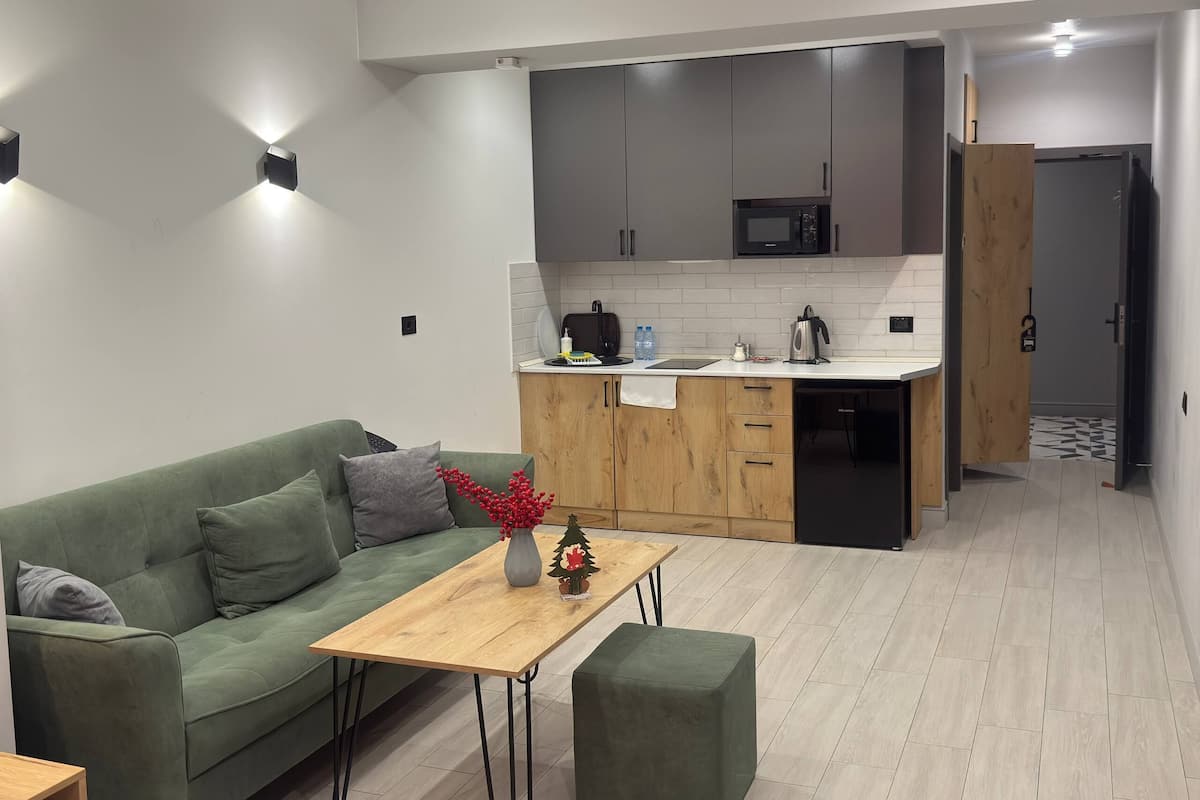 Comfort Double or Twin Room, Kitchen | Desk, laptop workspace, blackout drapes, soundproofing