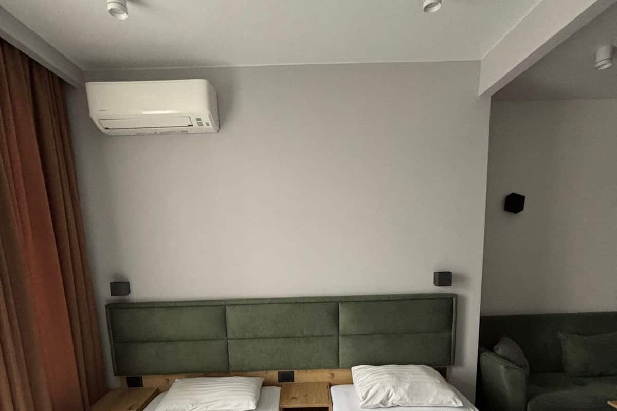Luxury Double or Twin Room, Kitchen | Blackout drapes, soundproofing, iron/ironing board, free WiFi