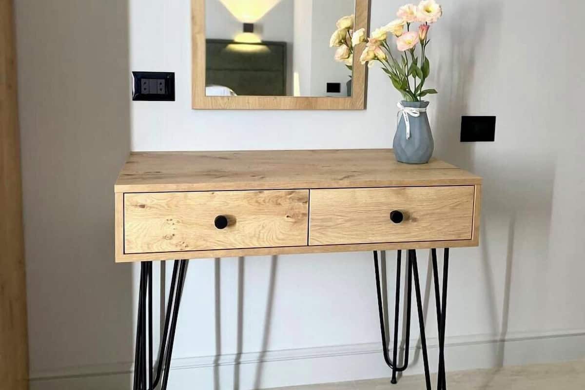 Premium bedding, Select Comfort beds, desk, laptop workspace