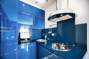 Refrigerador, microondas, horno y lavavajillas