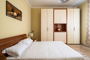 1 quarto, Wi-Fi de cortesia, roupa de cama