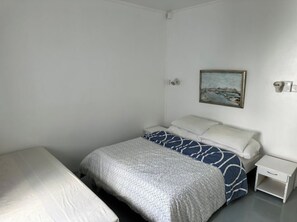 4 bedrooms, desk, iron/ironing board, travel cot