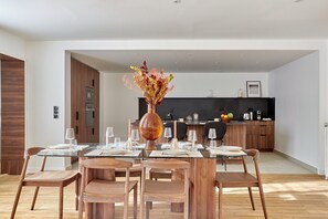 Apartment | Dining - Luxurious Apartment Louvre Museum-palais Royal (Paris)