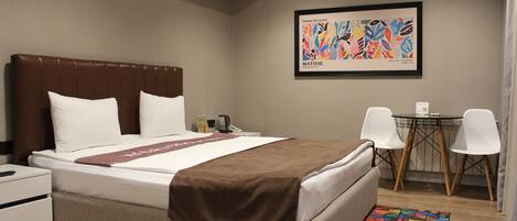 Lyxsvit - lanai | Minibar med vissa gratis produkter och värdeförvaringsskåp på rummet