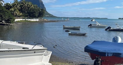 Enjoy stunning views of the Benitier Island &Le Morne Brabant from the balcony.