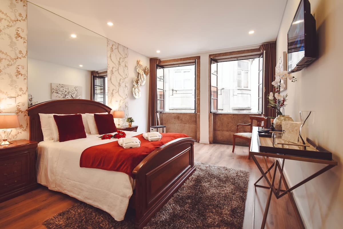 Cunas, wifi gratis y ropa de cama